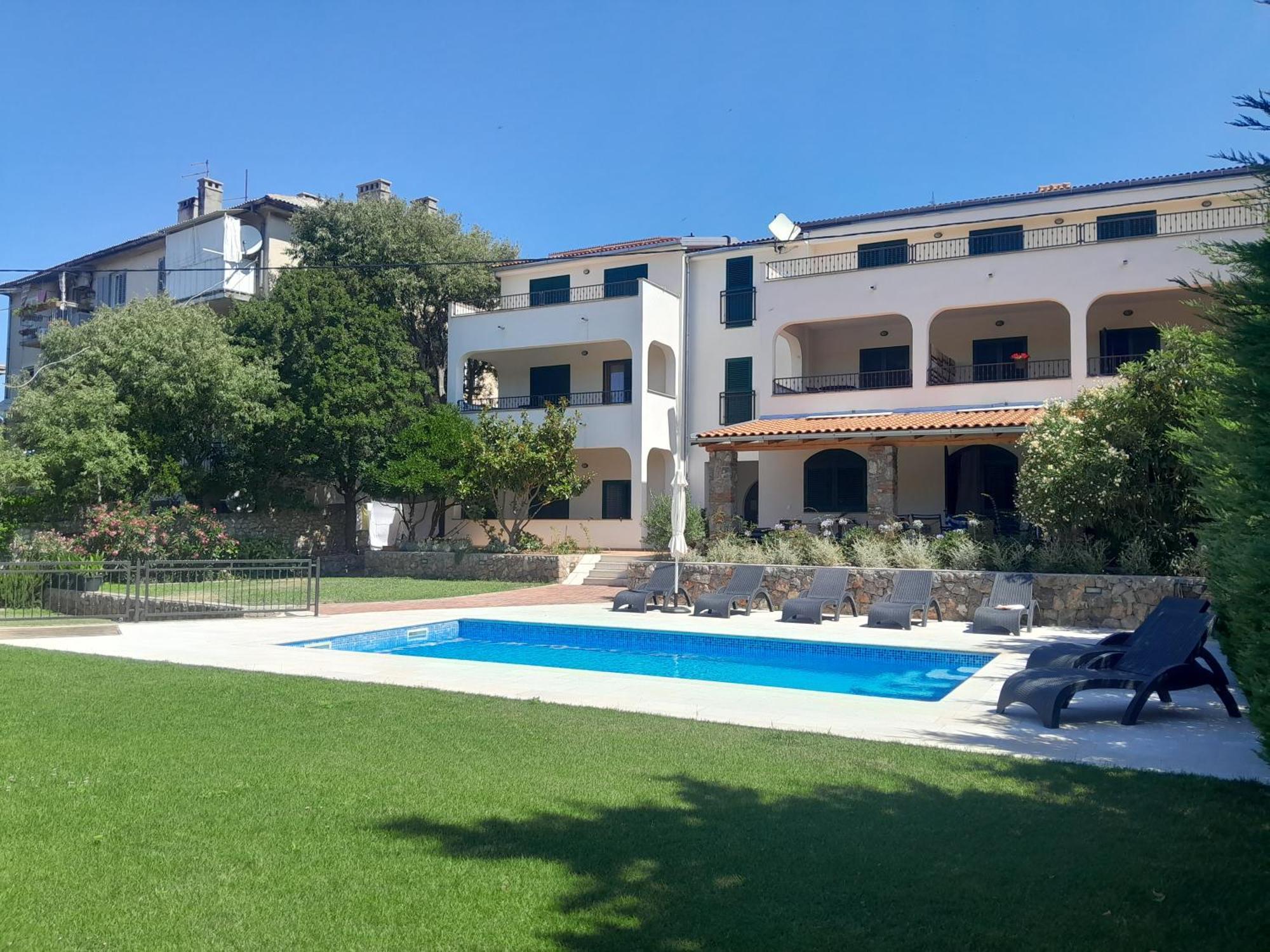 Guesthouse Ruza - Apartments Senj  Buitenkant foto